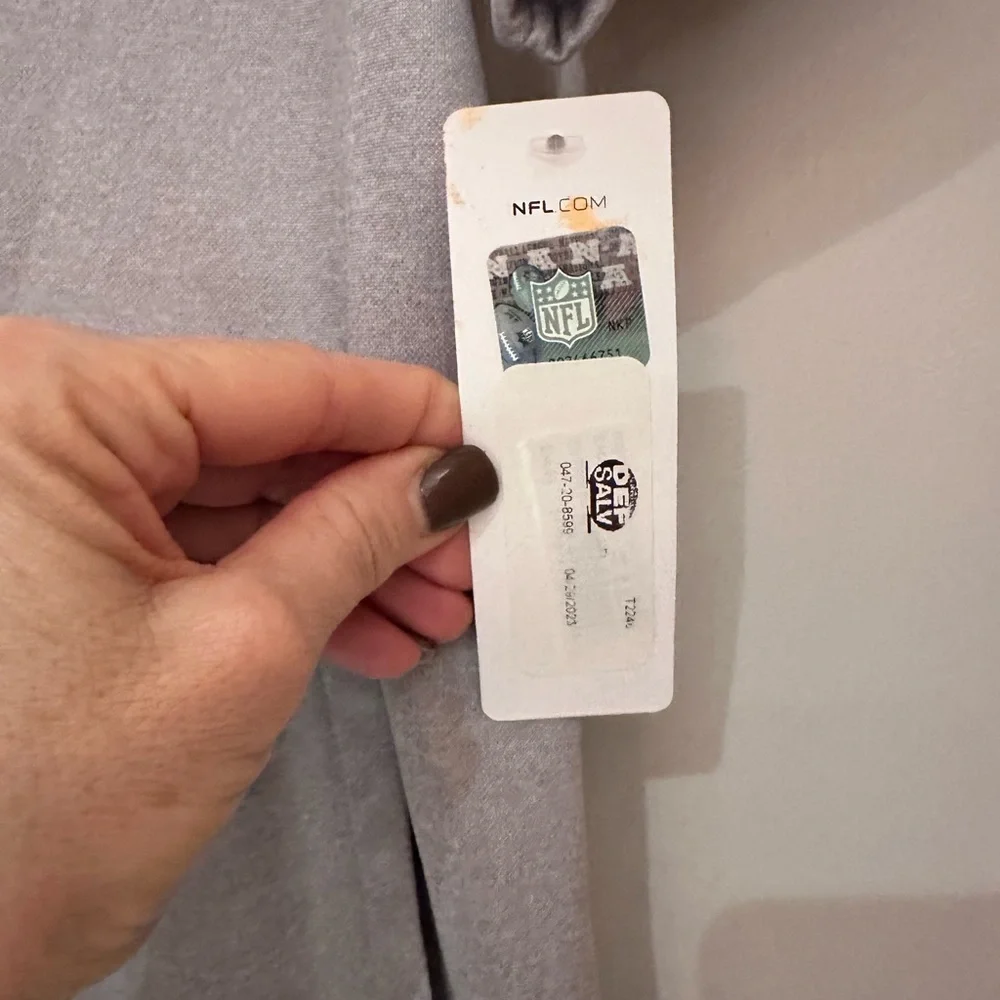 NWT - NFL Eagles Gray short sleeve light weight Hoodie - size S - Picture 5 of 6